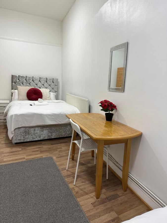 City Lodge Shadwell London Exteriör bild