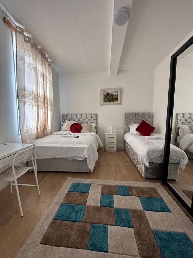 City Lodge Shadwell London Exteriör bild